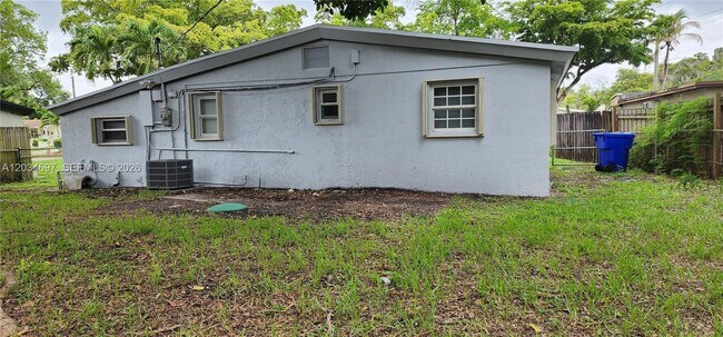 Building Photo - 5606 Farragut St