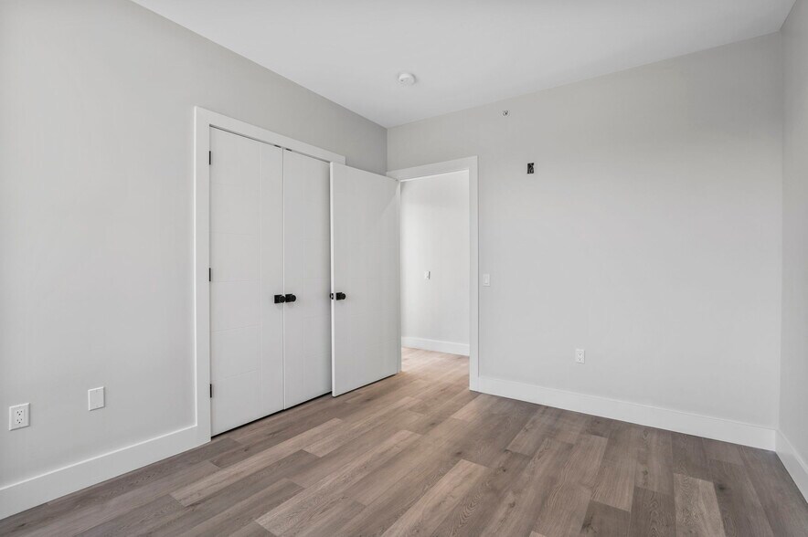 Building Photo - 2021 Jones Rd
