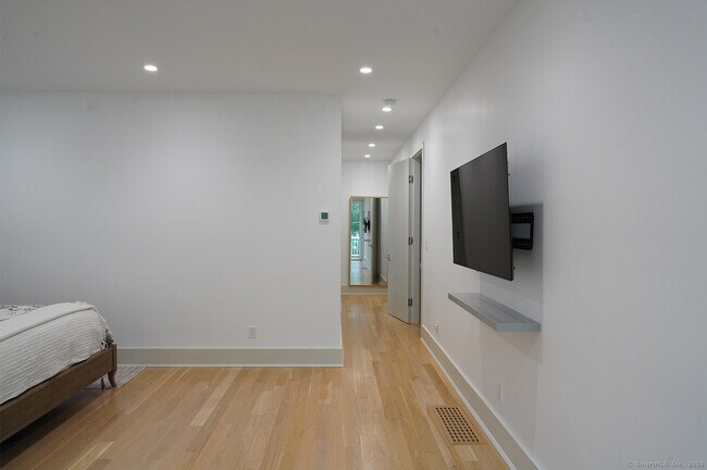 Building Photo - 9 Grey Fox Lane