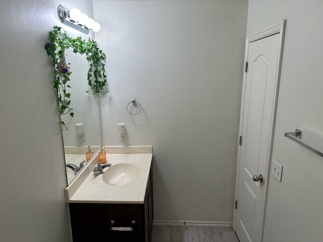 Building Photo - 6141 Courtyards Ct