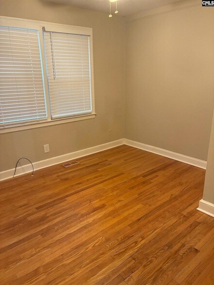 Building Photo - 617 Holland Cir