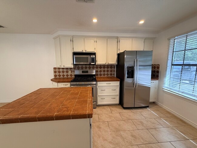 Building Photo - 12716 Covington Trail