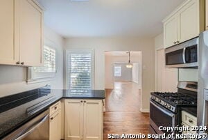 Building Photo - 320 Harmon Dr