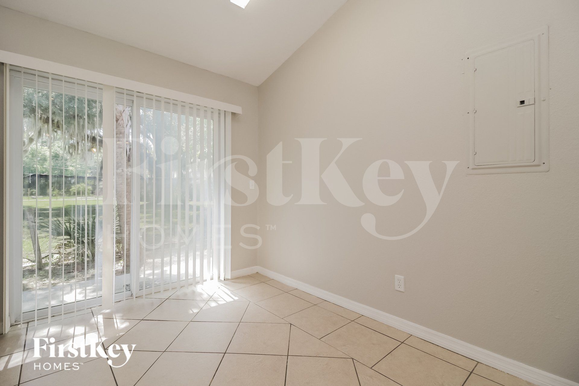 Building Photo - 148 N Ridgewood Ave