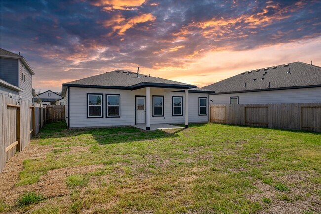 Building Photo - 16743 Needlepoint Dr