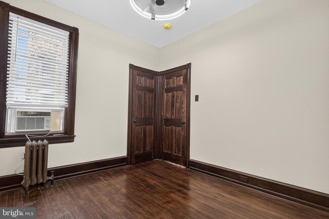 Building Photo - 5452 Catharine St