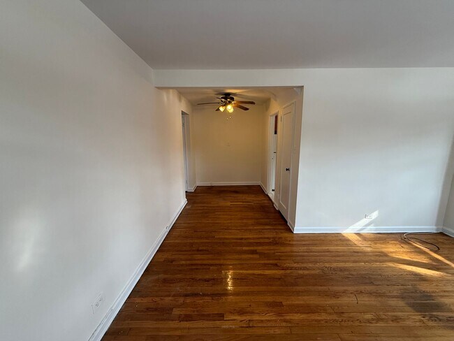 Building Photo - 194-01 37th Ave