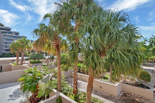 Building Photo - 151 Crandon Blvd