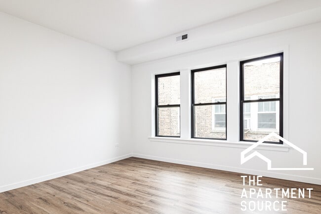 Building Photo - 1428 W Jonquil Terrace