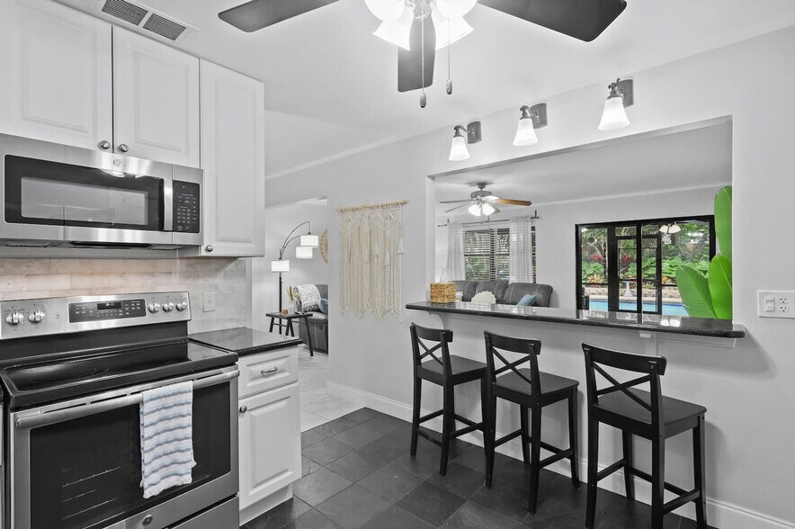 Building Photo - 4416 Fuschia Cir S