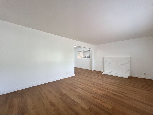 Building Photo - Updated Three Bedroom Napa Home