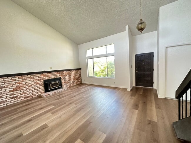 Building Photo - Benicia House in a Desired Location