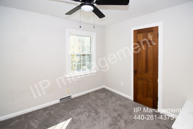 Building Photo - Stunning 3BR 2BA in Cleveland Heights!