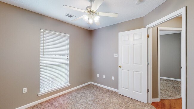 Building Photo - 3 Bedroom 2 Bathroom Home - Hope Creek Subdivision - Richmond Hill