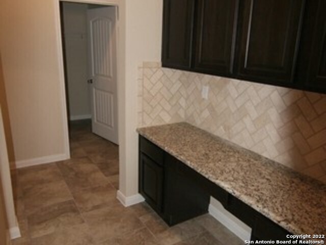 Building Photo - 5633 Briar Fld