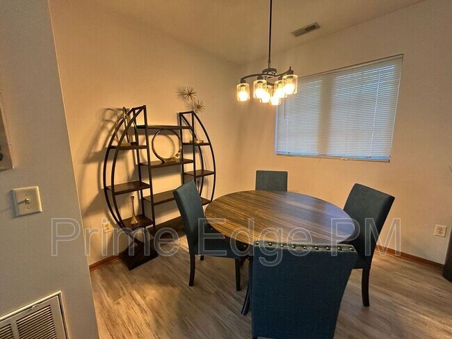 Building Photo - 6241 Holdrege-6