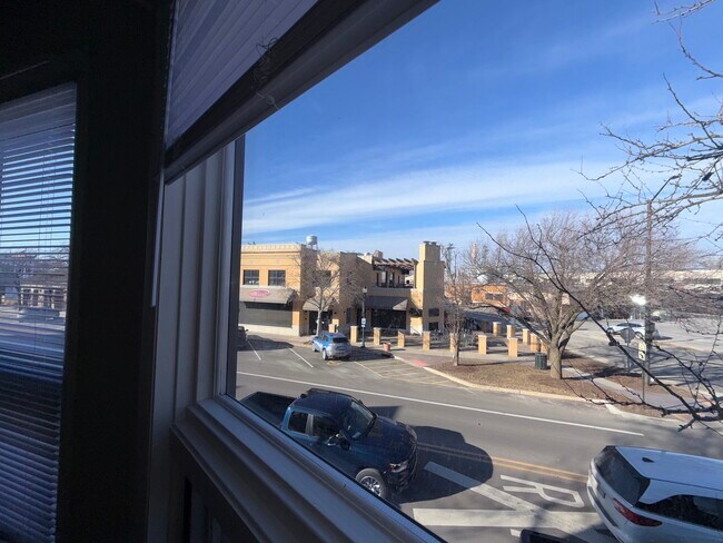 Building Photo - 263 Center St