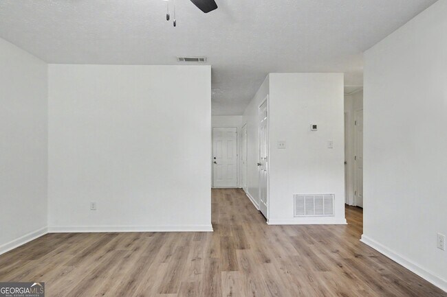 Building Photo - 150 Hill Chase Ct