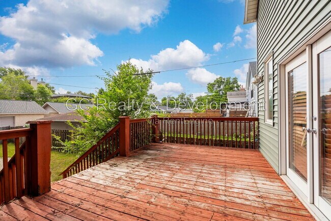 Building Photo - 3735 N Tripp Ave