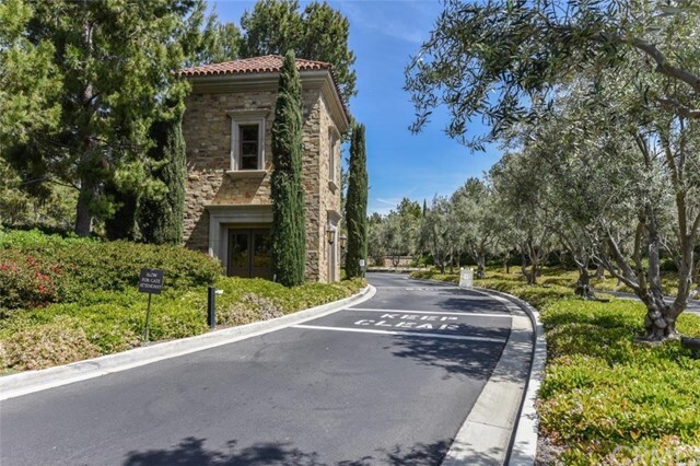 Building Photo - 47 Umbria