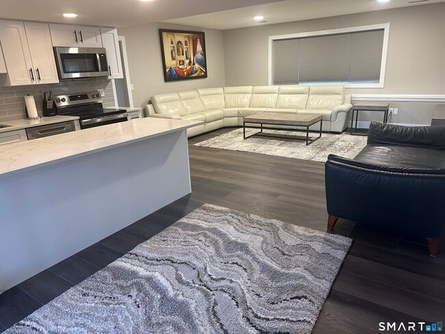 Building Photo - 9 Woodacre Ln