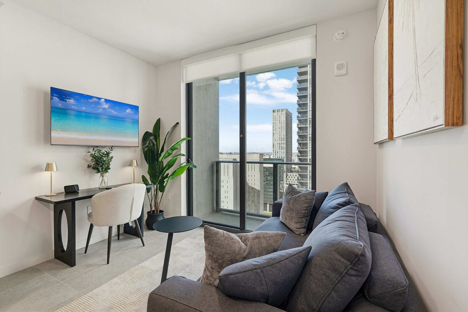 Building Photo - 121 NE 5th St