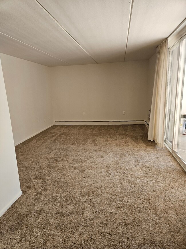 B15 Living Room - Lake Club Apartments