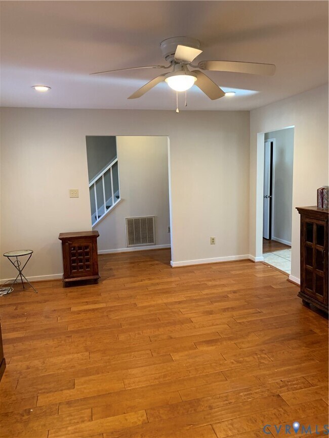 Building Photo - 6904 Deer Thicket Dr