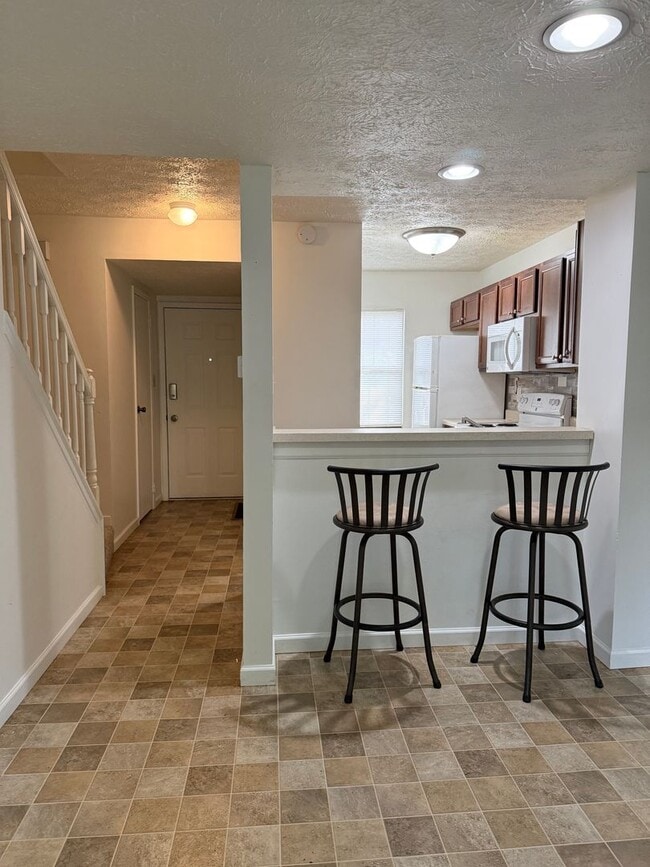 Building Photo - Live Comfortably in Timber Ridge – Just 2 Miles from IU!