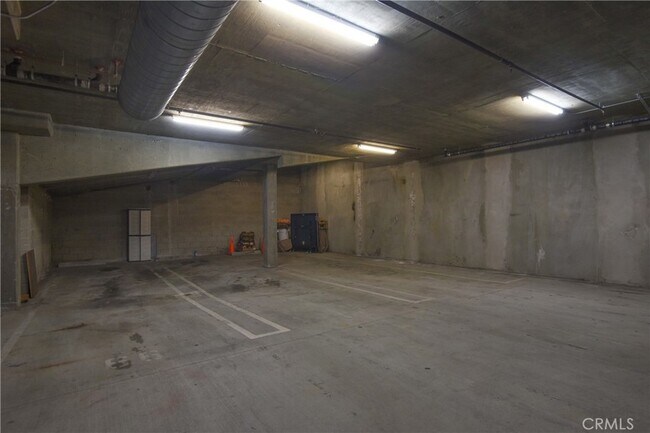 Building Photo - 11848 Kiowa Ave