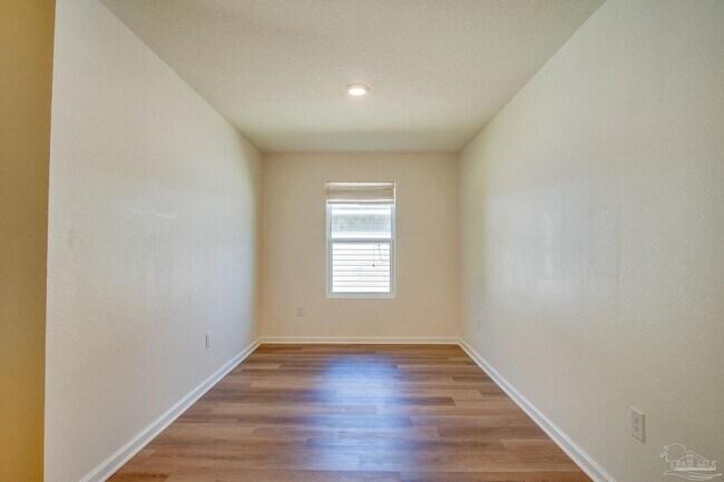 Building Photo - 7809 Maxton Rd