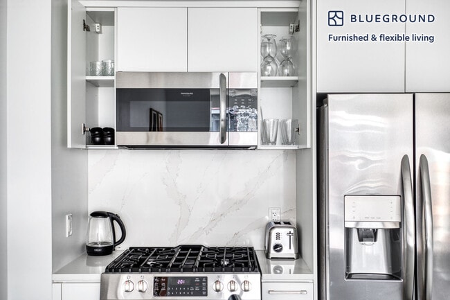 Building Photo - 949 1st St SE