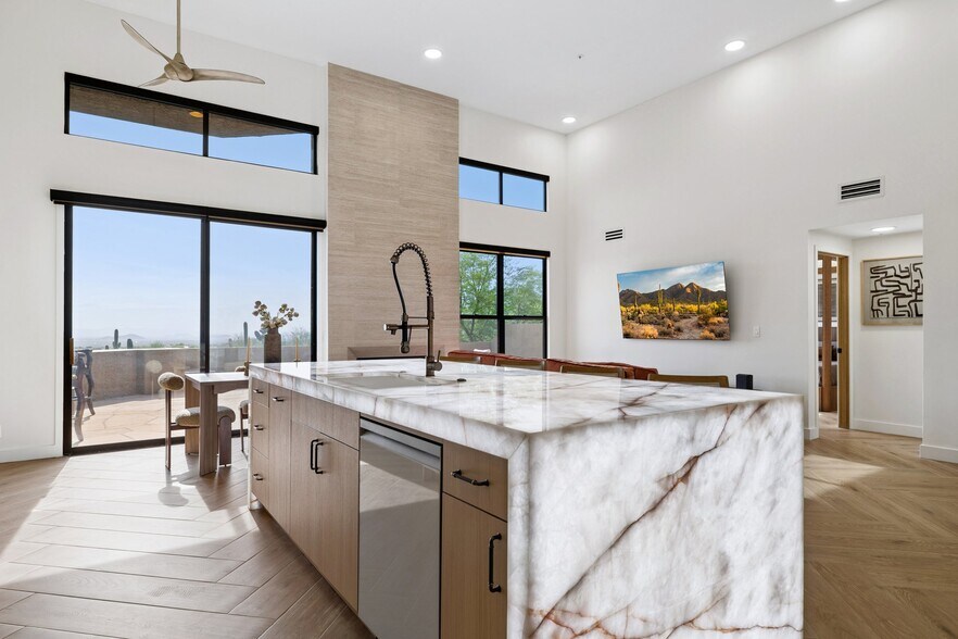 Building Photo - 25555 N Windy Walk Dr