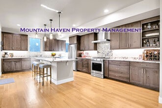 Building Photo - 3040 Alpine Hideaway Trail