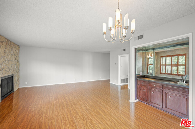 Building Photo - 1122 Peck Dr