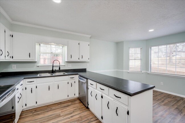 Building Photo - 511 Arlington Ct