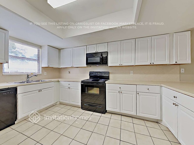 Building Photo - 555 Freeport Ave N