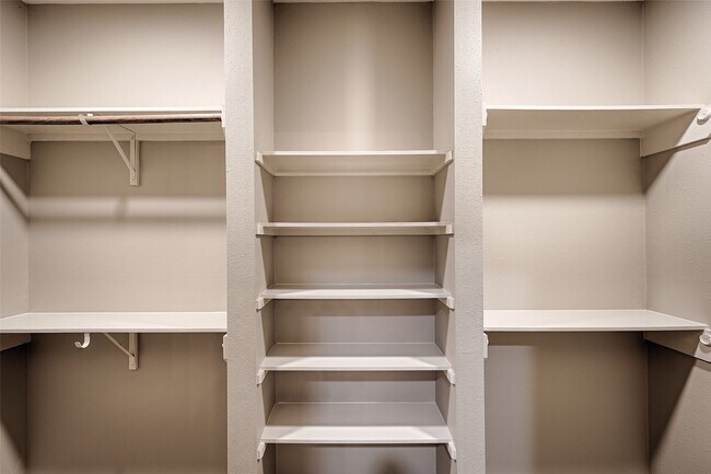 Building Photo - 10 Hancock St