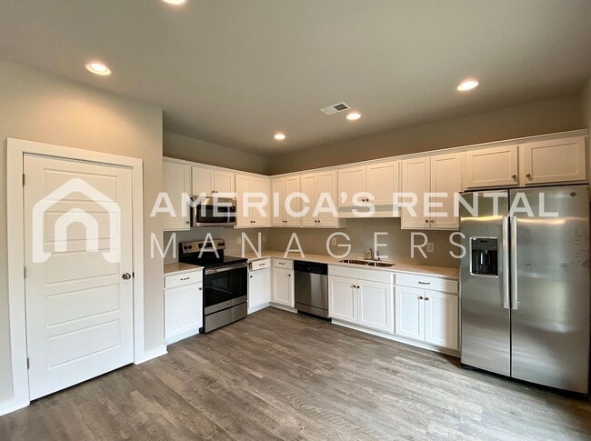 Building Photo - Home for Rent in Jasper, AL! Available to View Now!!!