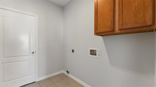 Building Photo - 4102 SW Fieldstone Blvd