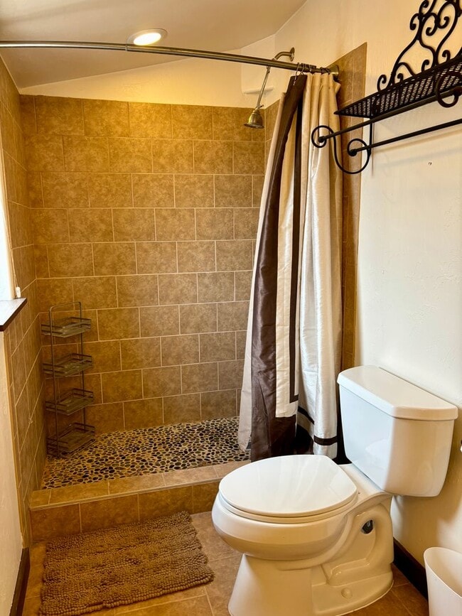 Building Photo - 1 Bed 1 Bath Condo in the heart of Down Town!