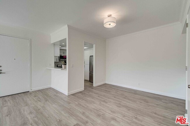 Building Photo - 2324 S Beverly Glen Blvd