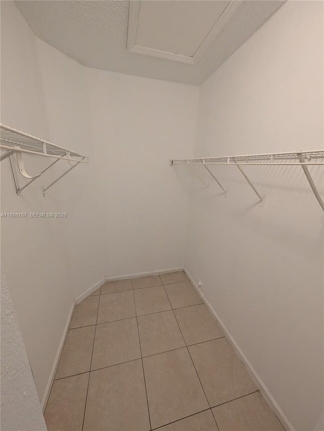 Building Photo - 720 NW 15th Terrace