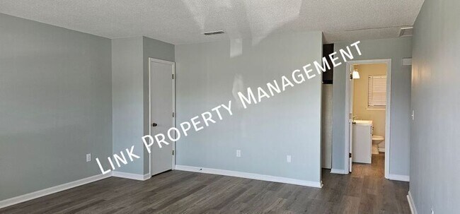 Building Photo - 900 Peppermill Rd