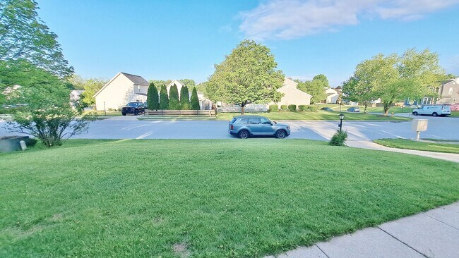 Building Photo - 3 Bed / 3 Bath Single Family Home