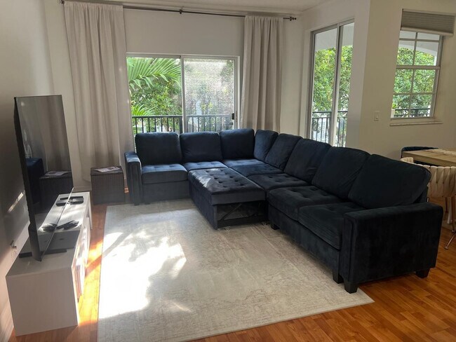 Building Photo - 3205 NE 184th St