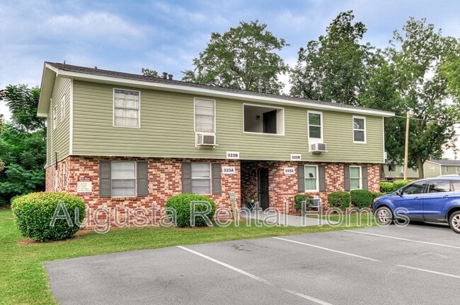 Building Photo - 325B Verdery Dr