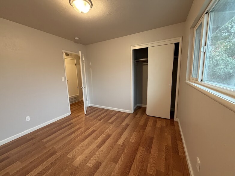 Building Photo - 614 Rincon Rd