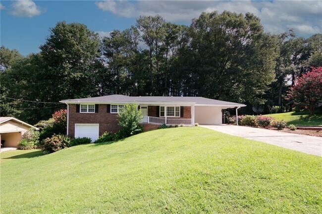 Building Photo - 840 Howard Ct SW