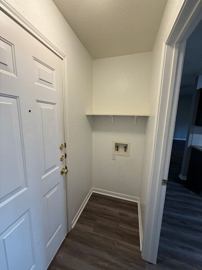 Building Photo - 1710 Quarry Trail